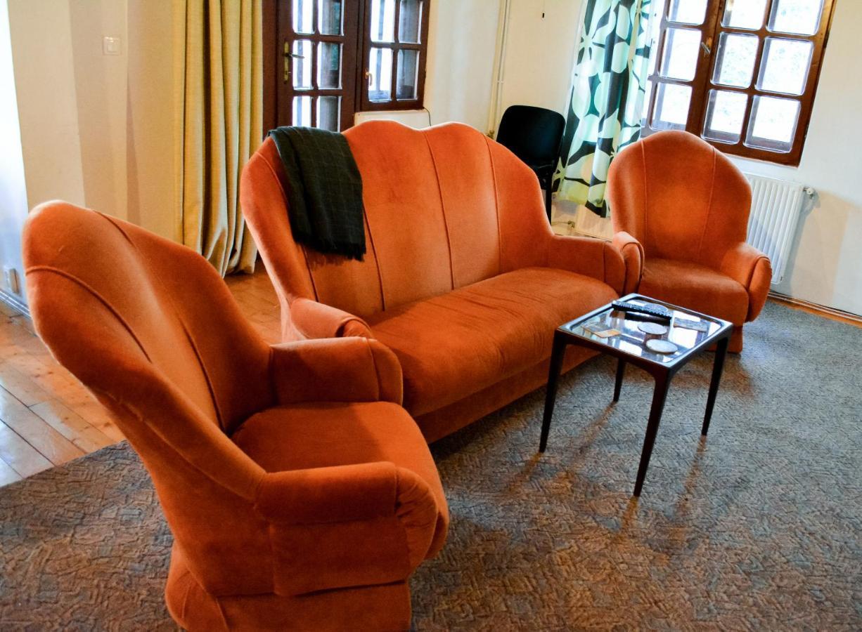 Grandpa'S Hidden Crib, 6 Bedroom, Pet Friendly Sinaia Exteriör bild