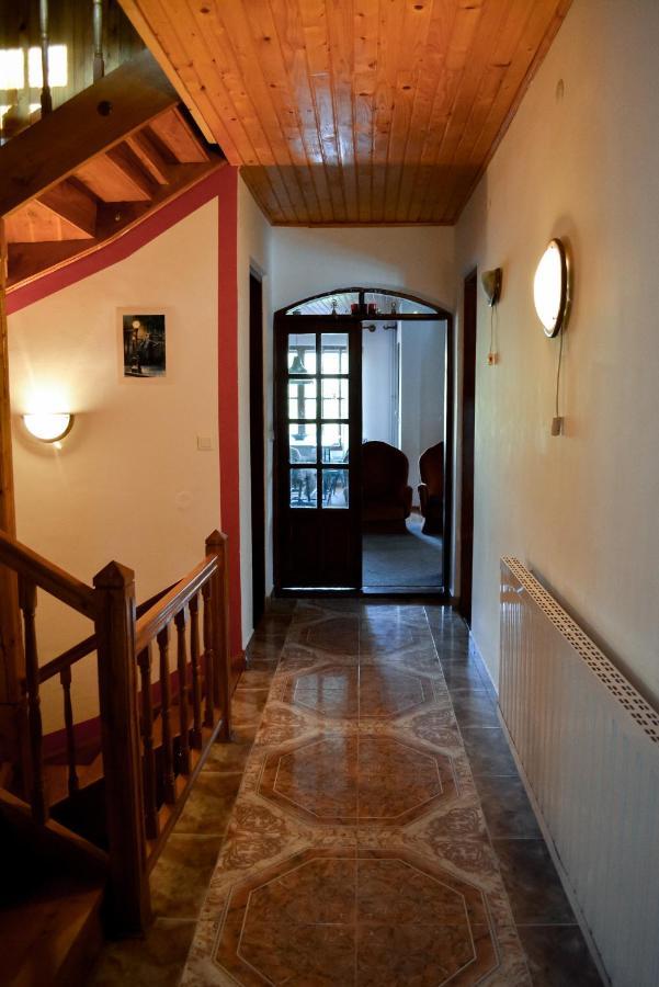 Grandpa'S Hidden Crib, 6 Bedroom, Pet Friendly Sinaia Exteriör bild