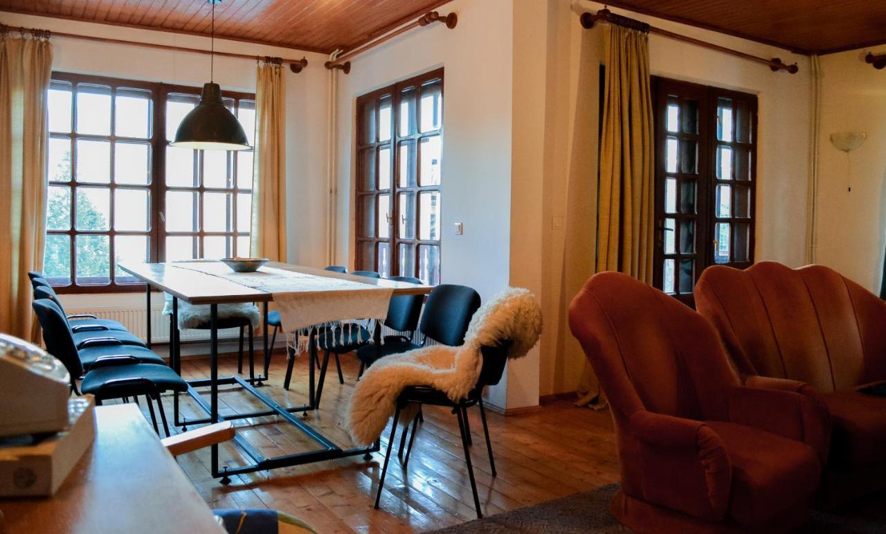 Grandpa'S Hidden Crib, 6 Bedroom, Pet Friendly Sinaia Exteriör bild
